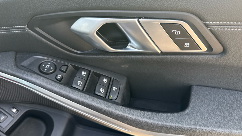 BMW 3 Series 330e M Sport Pro Edition 4dr Step Auto Saloon